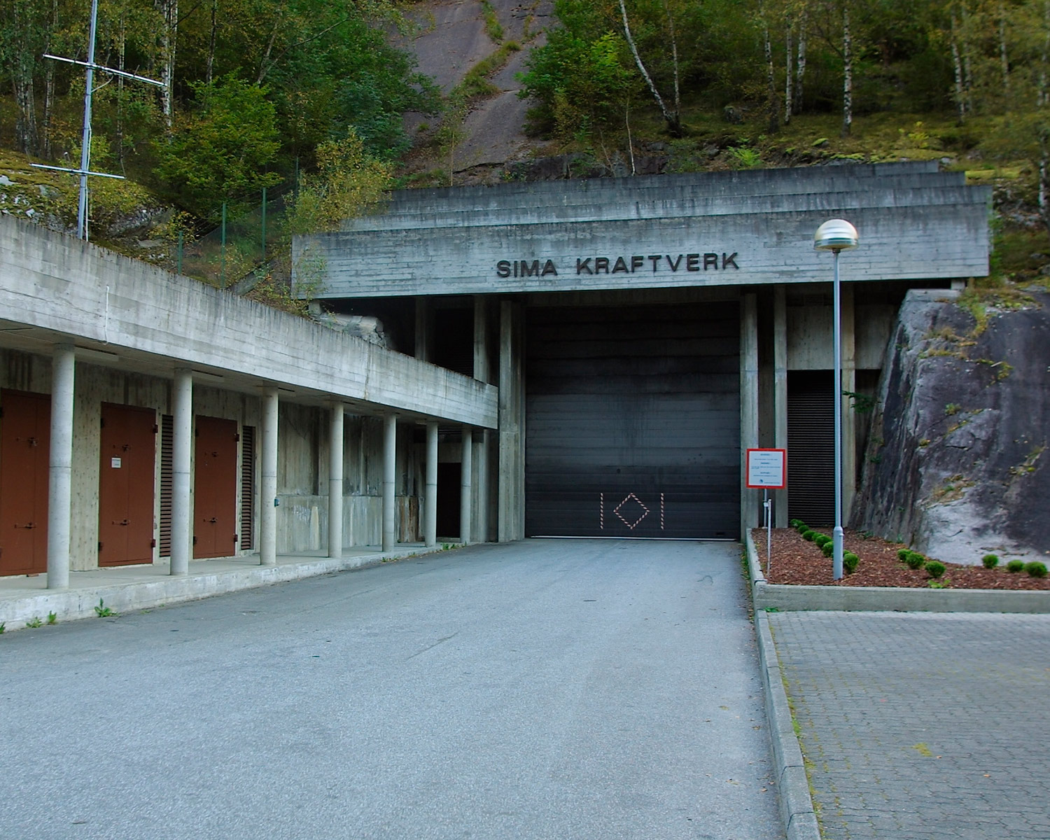 Entry portal at Sima power plant.