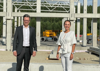 Carl von Hessen in AQ Compute and Linda Hofstad Helleland, Minister of Regional Development and Digitalisation. Credit: KMD