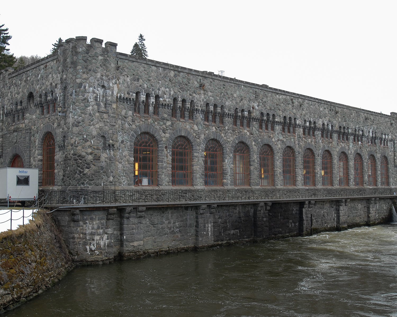 The distinctive power plant building from 1910 was designed by architect Axel Guldahl